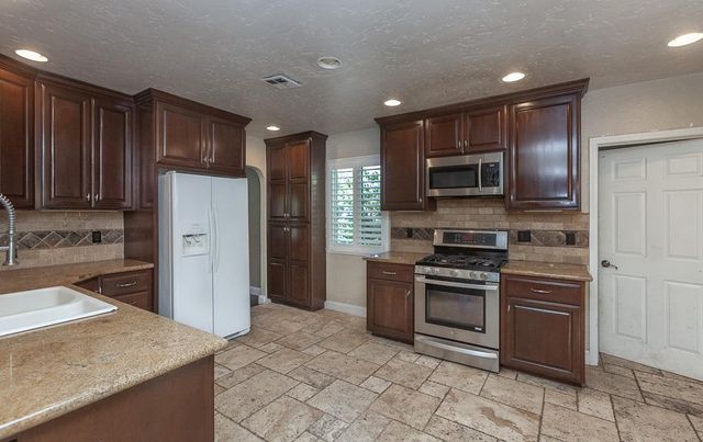 8160 Encino Ave, Stockton, CA 95209