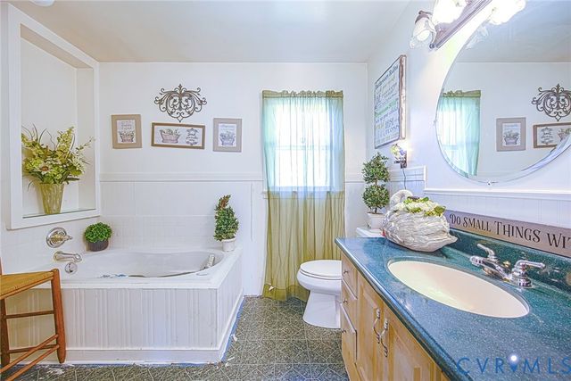 2206 Lancers Blvd, Richmond, VA 23224