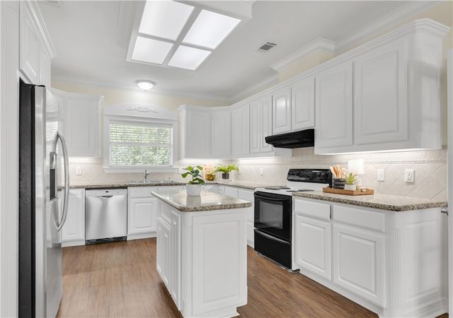 5924 Wild Horse Run, College Station, TX 77845