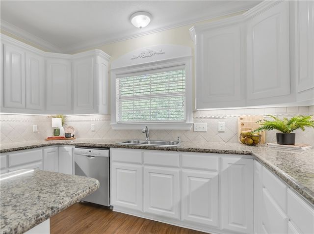 5924 Wild Horse Run, College Station, TX 77845