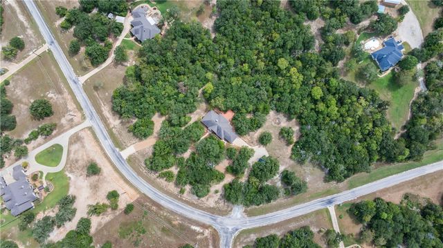 5924 Wild Horse Run, College Station, TX 77845