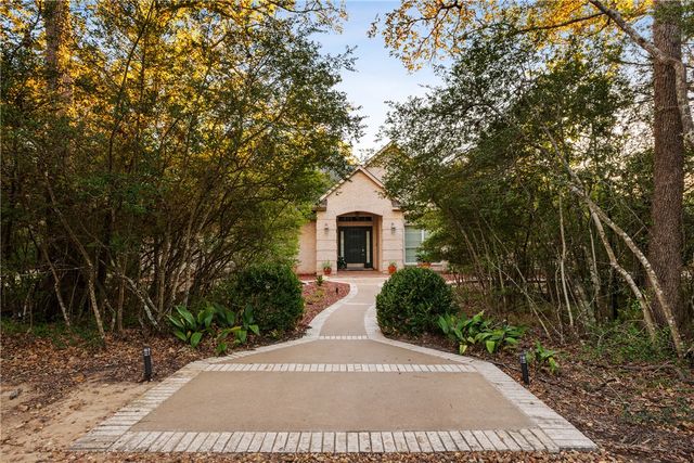 5924 Wild Horse Run, College Station, TX 77845