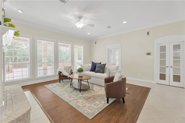 5924 Wild Horse Run, College Station, TX 77845