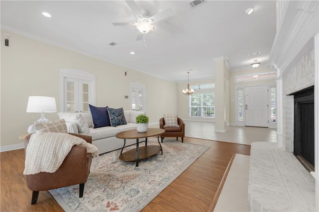 5924 Wild Horse Run, College Station, TX 77845