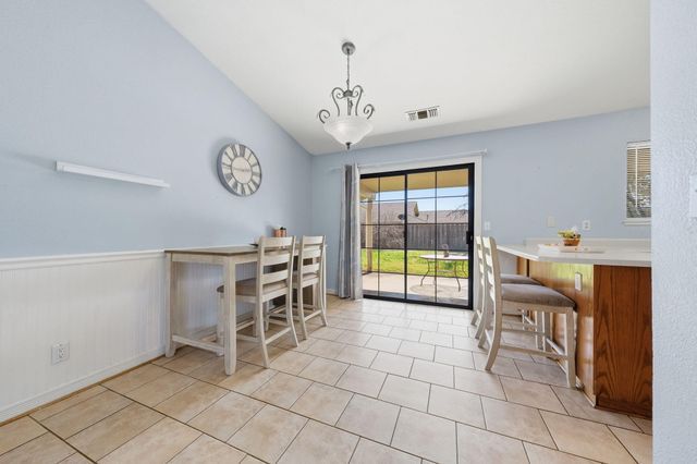 1595 Sterling Drive, Redding, CA 96003