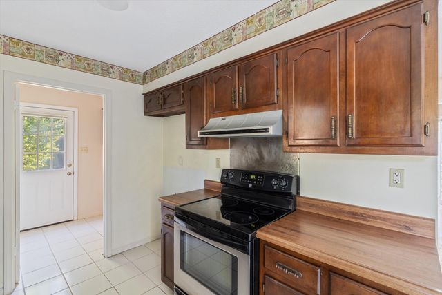 2739 LAKESIDE DR, Memphis, TN 38133