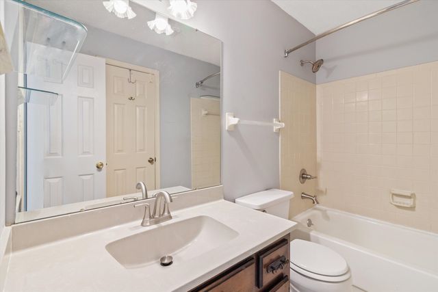 2739 LAKESIDE DR, Memphis, TN 38133