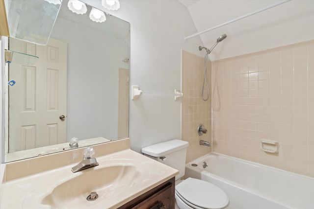 2739 LAKESIDE DR, Memphis, TN 38133