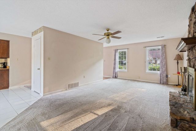 2739 LAKESIDE DR, Memphis, TN 38133