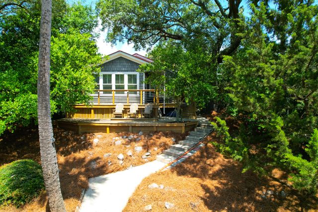 208 E Cooper Avenue, Folly Beach, SC 29439