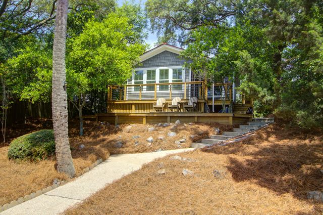 208 E Cooper Avenue, Folly Beach, SC 29439