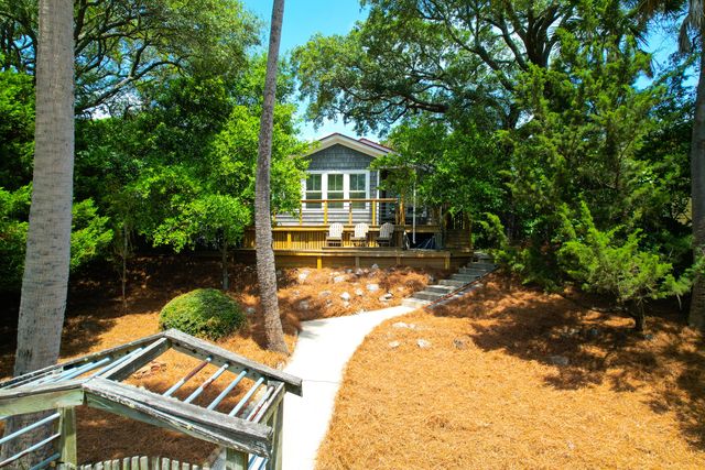 208 E Cooper Avenue, Folly Beach, SC 29439