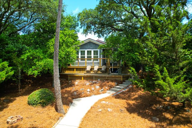 208 E Cooper Avenue, Folly Beach, SC 29439
