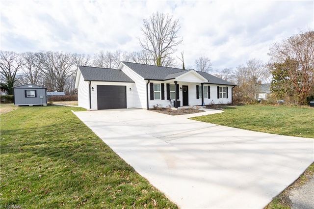 104 Dillon Street, Winston-salem, NC 27107