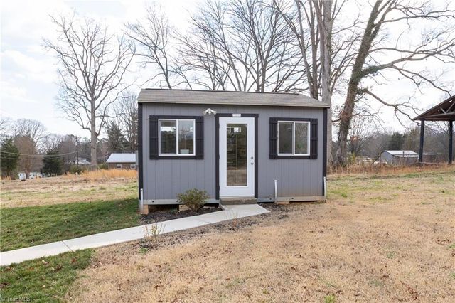 104 Dillon Street, Winston-salem, NC 27107