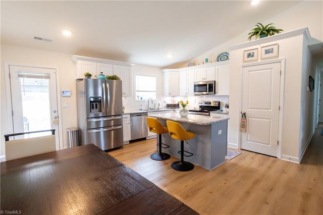 104 Dillon Street, Winston-salem, NC 27107