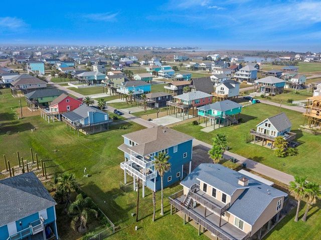 22901 Buena Street, Galveston, TX 77554