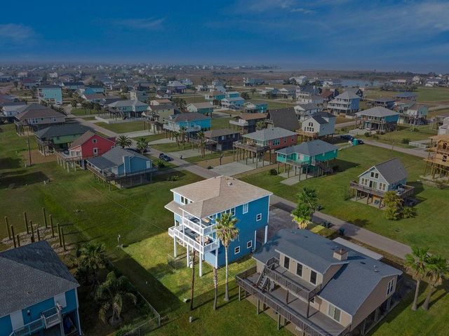 22901 Buena Street, Galveston, TX 77554