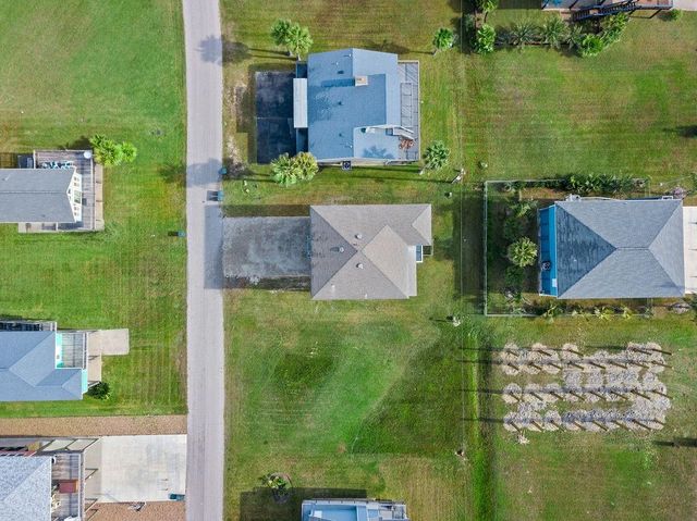 22901 Buena Street, Galveston, TX 77554