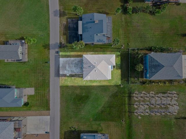 22901 Buena Street, Galveston, TX 77554
