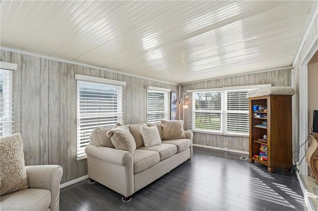 24 Cheyenne TRL # 167, Naples, FL 34113