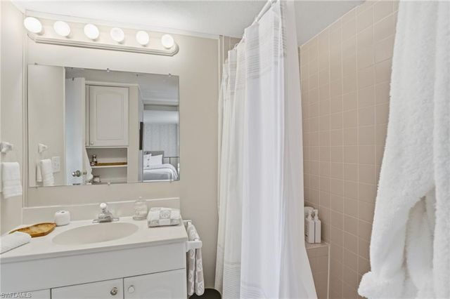 24 Cheyenne TRL # 167, Naples, FL 34113