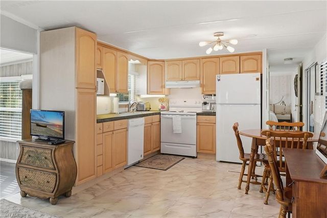 24 Cheyenne TRL # 167, Naples, FL 34113