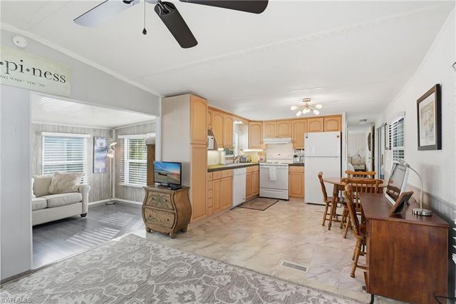 24 Cheyenne TRL # 167, Naples, FL 34113