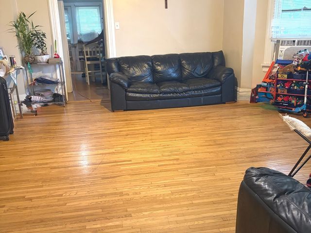 432 S 4th Street, Aurora, IL 60505