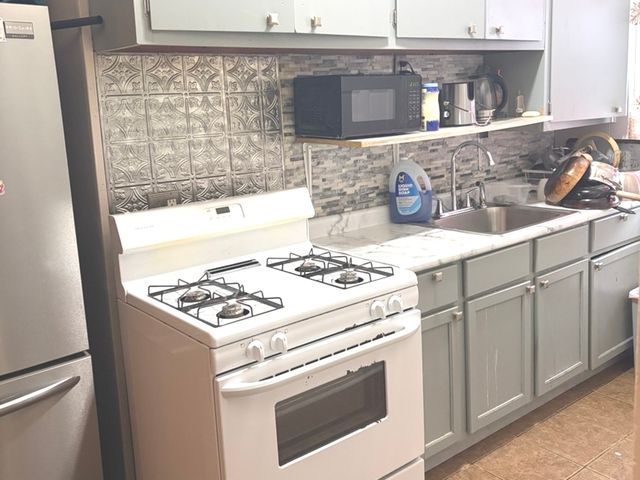 432 S 4th Street, Aurora, IL 60505