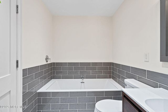 458 Newtons Corner Road, Howell, NJ 07731