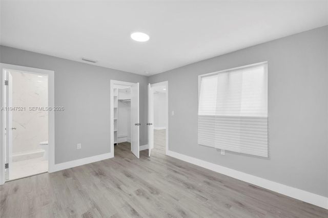 1011 NE 196th St, Miami, FL 33179