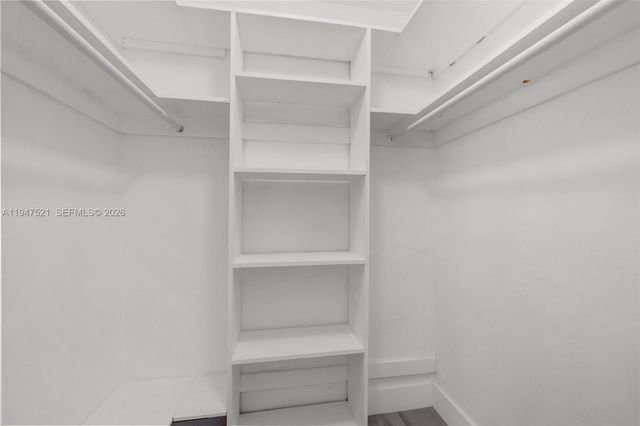 1011 NE 196th St, Miami, FL 33179