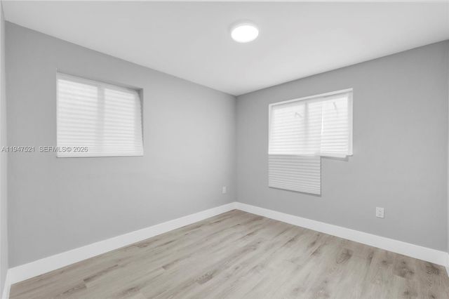 1011 NE 196th St, Miami, FL 33179