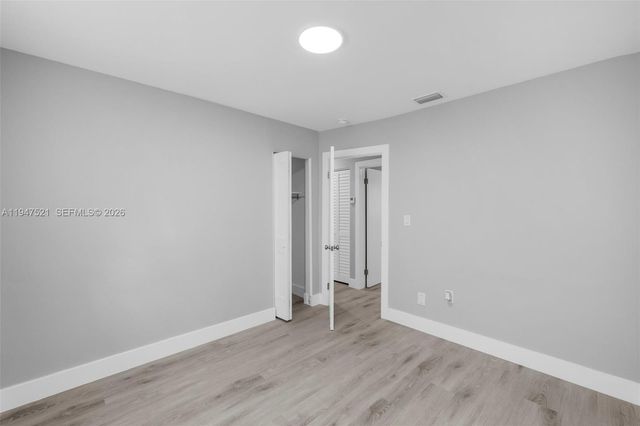 1011 NE 196th St, Miami, FL 33179