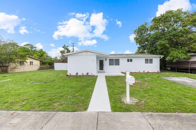 1011 NE 196th St, Miami, FL 33179