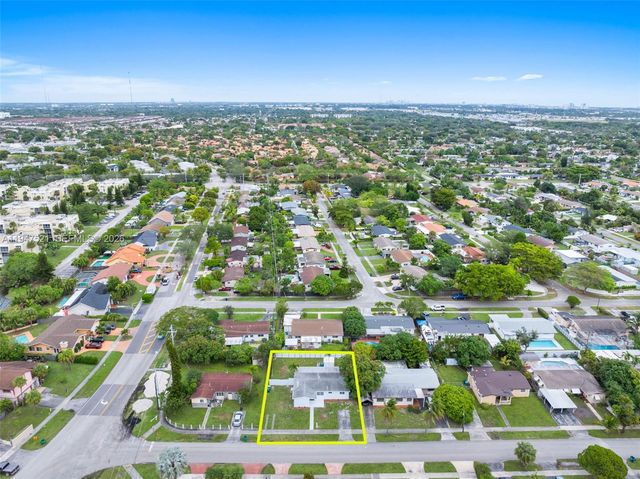 1011 NE 196th St, Miami, FL 33179