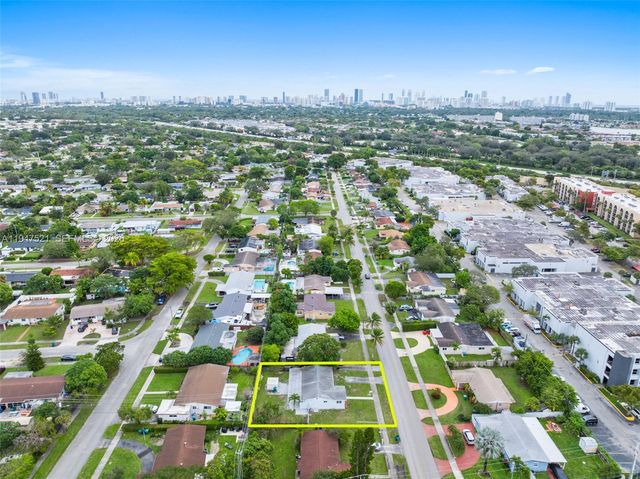1011 NE 196th St, Miami, FL 33179