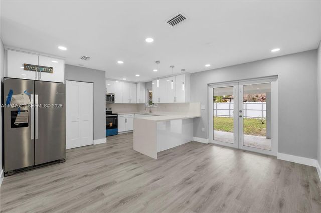 1011 NE 196th St, Miami, FL 33179