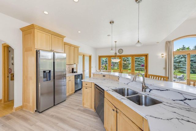 N33W33201 Maplewood ROAD, Nashotah, WI 53058