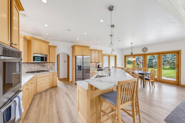 N33W33201 Maplewood ROAD, Nashotah, WI 53058