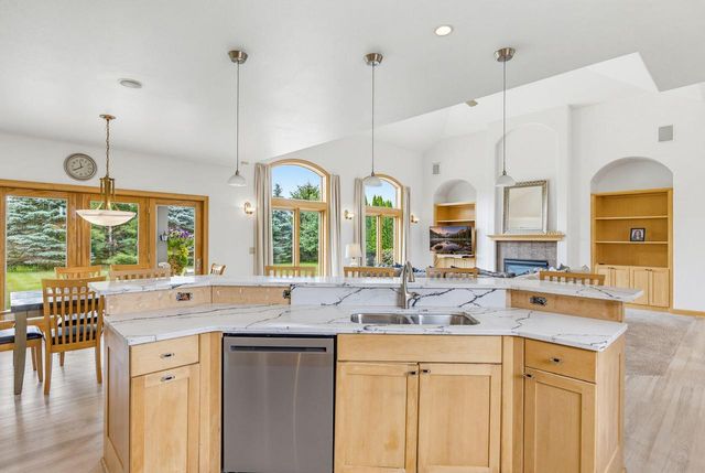 N33W33201 Maplewood ROAD, Nashotah, WI 53058