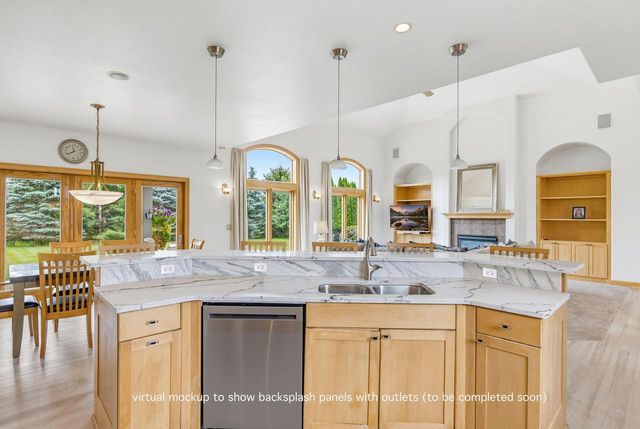 N33W33201 Maplewood ROAD, Nashotah, WI 53058