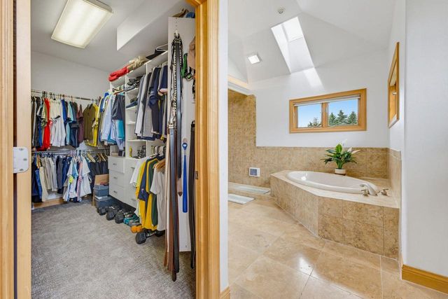 N33W33201 Maplewood ROAD, Nashotah, WI 53058