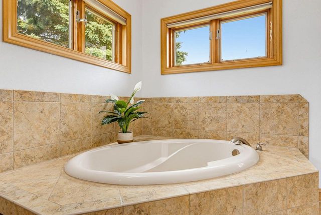 N33W33201 Maplewood ROAD, Nashotah, WI 53058