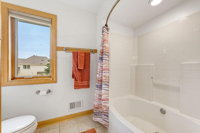 N33W33201 Maplewood ROAD, Nashotah, WI 53058