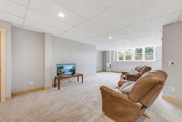N33W33201 Maplewood ROAD, Nashotah, WI 53058