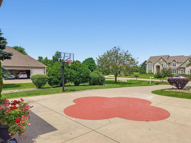 N33W33201 Maplewood ROAD, Nashotah, WI 53058