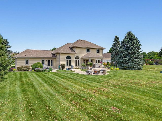N33W33201 Maplewood ROAD, Nashotah, WI 53058