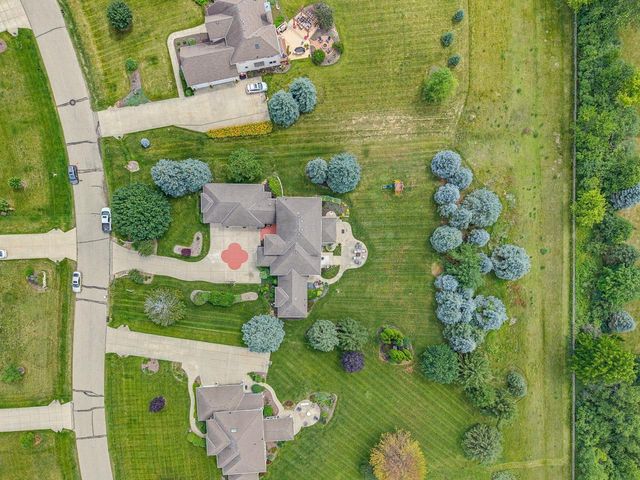 N33W33201 Maplewood ROAD, Nashotah, WI 53058